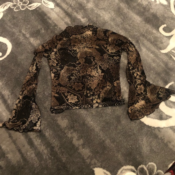 Charlotte Russe Abstract Floral Print Lace-Up Top - Picture 4 of 5